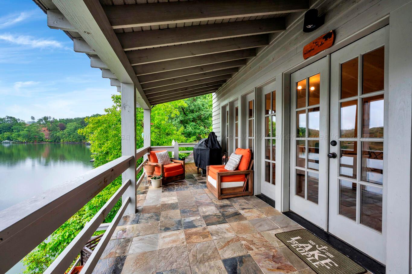 254 POINT WILLIAM Ln