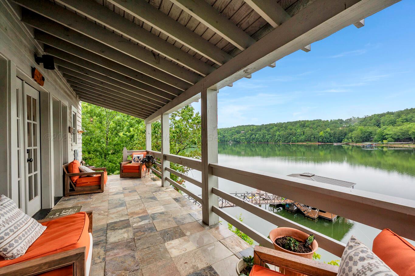 254 POINT WILLIAM Ln