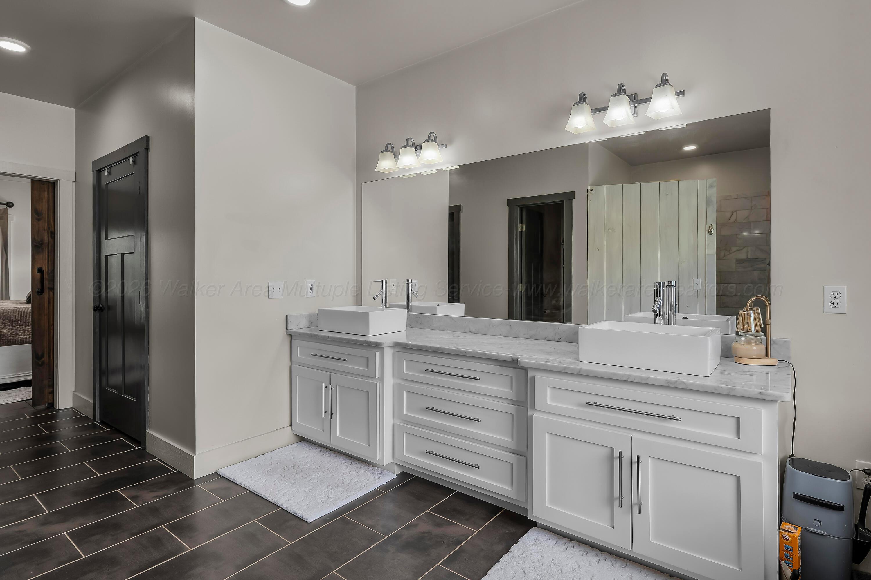 80 BAY HILLS Dr