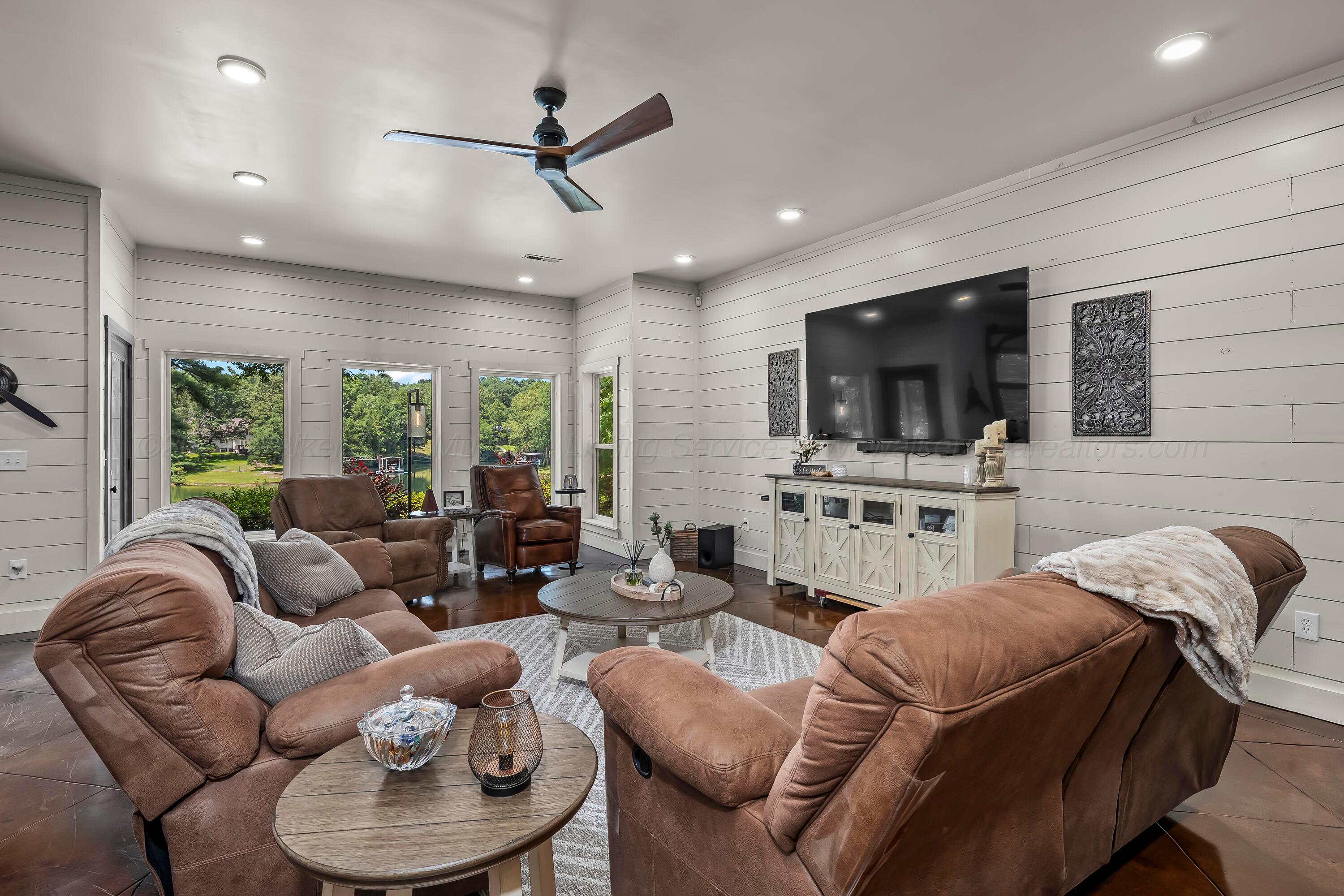 80 BAY HILLS Dr
