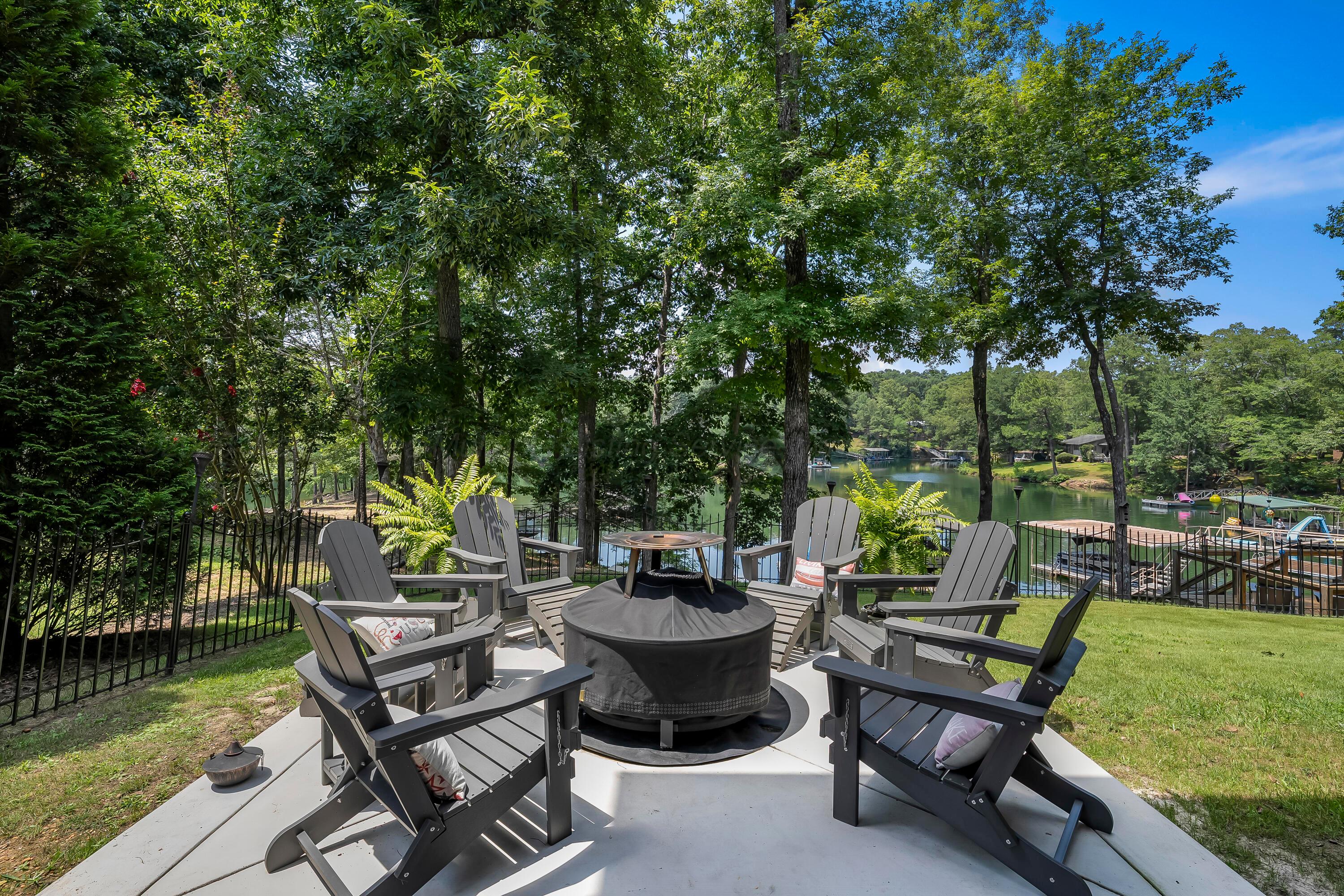 80 BAY HILLS Dr