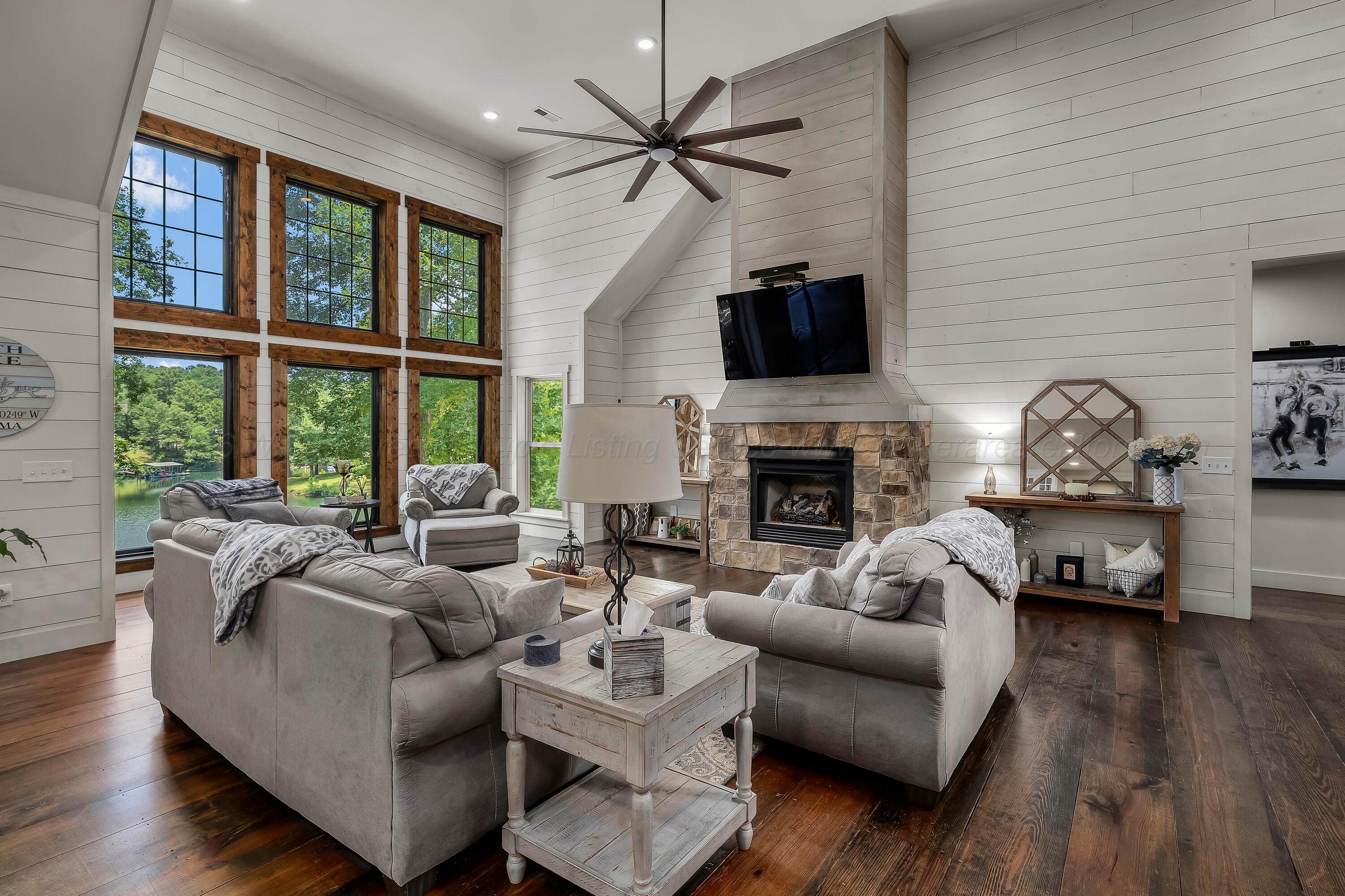 80 BAY HILLS Dr