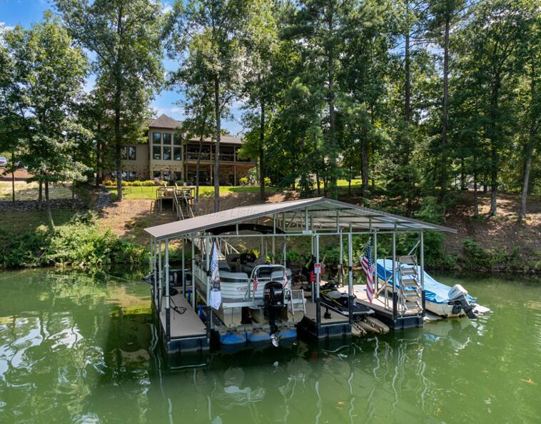 80 BAY HILLS Dr