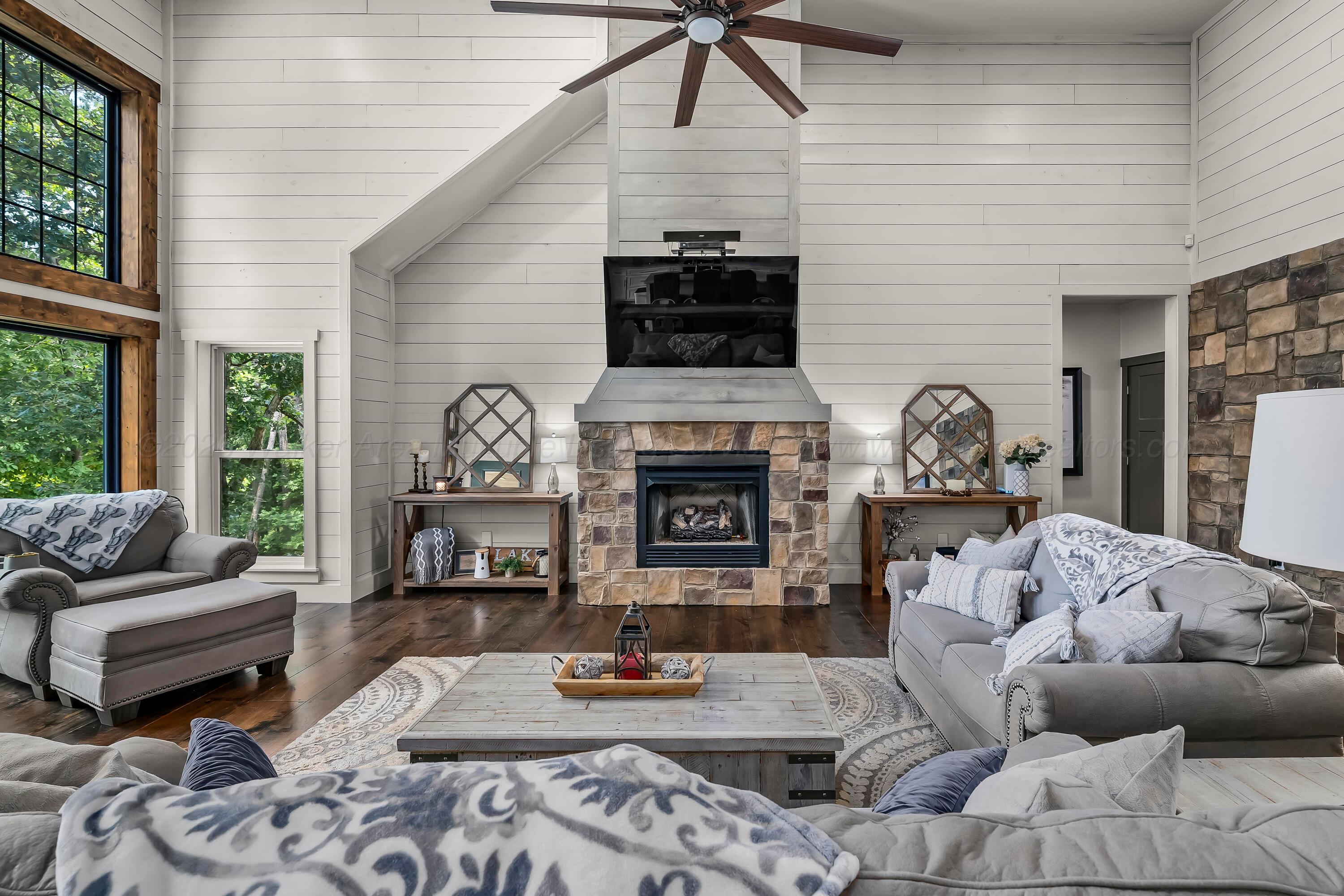 80 BAY HILLS Dr