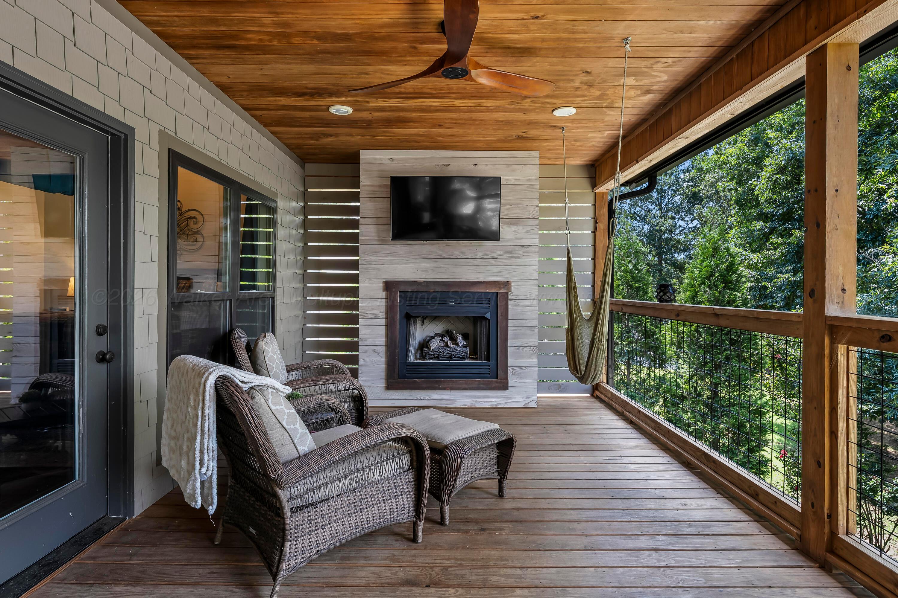 80 BAY HILLS Dr