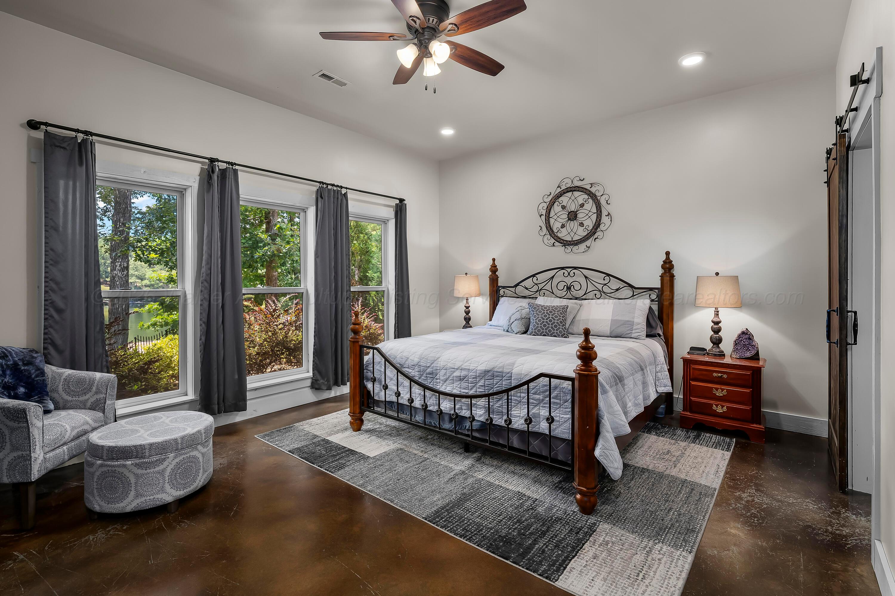 80 BAY HILLS Dr