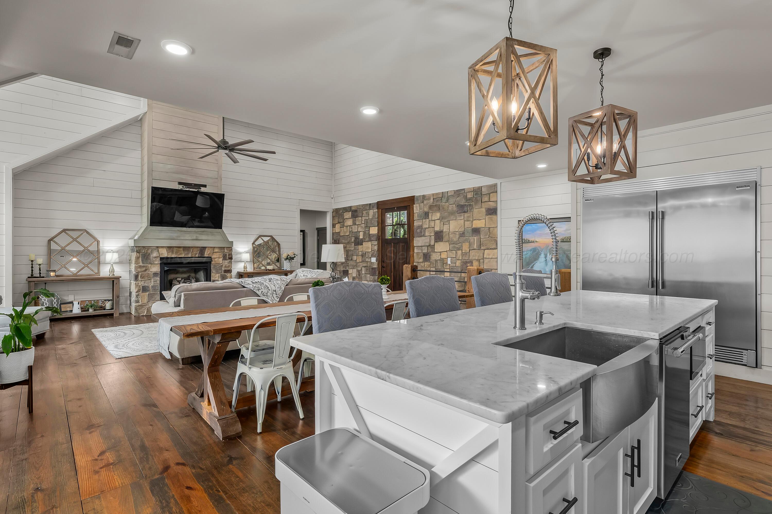 80 BAY HILLS Dr