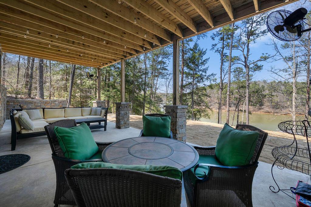 250 RANDOLPH Cove