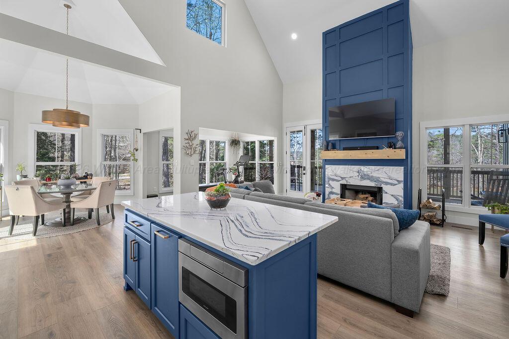 250 RANDOLPH Cove