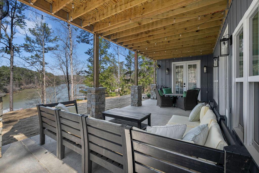 250 RANDOLPH Cove