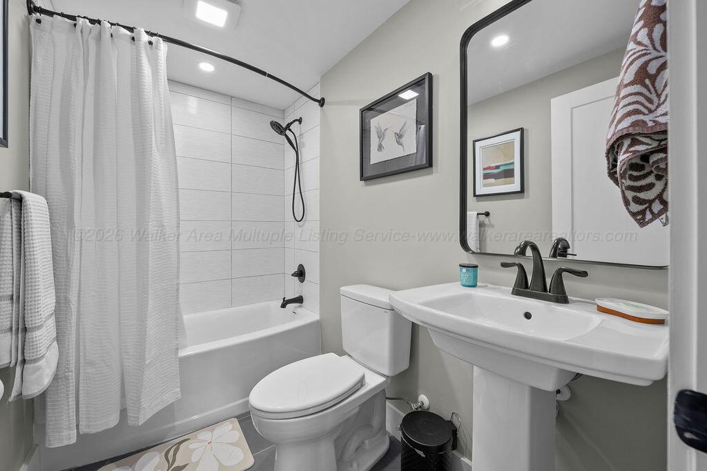 250 RANDOLPH Cove
