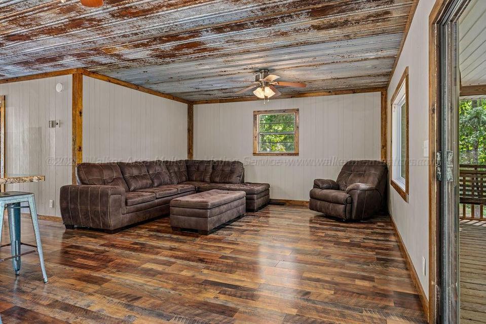 1031 COUNTY ROAD 3081
