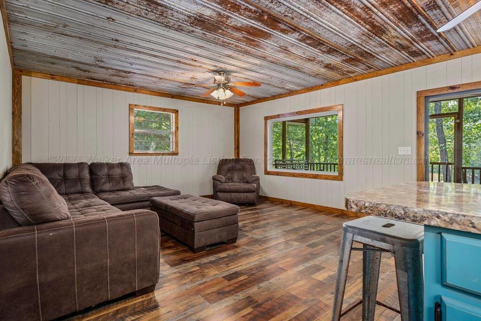1031 COUNTY ROAD 3081