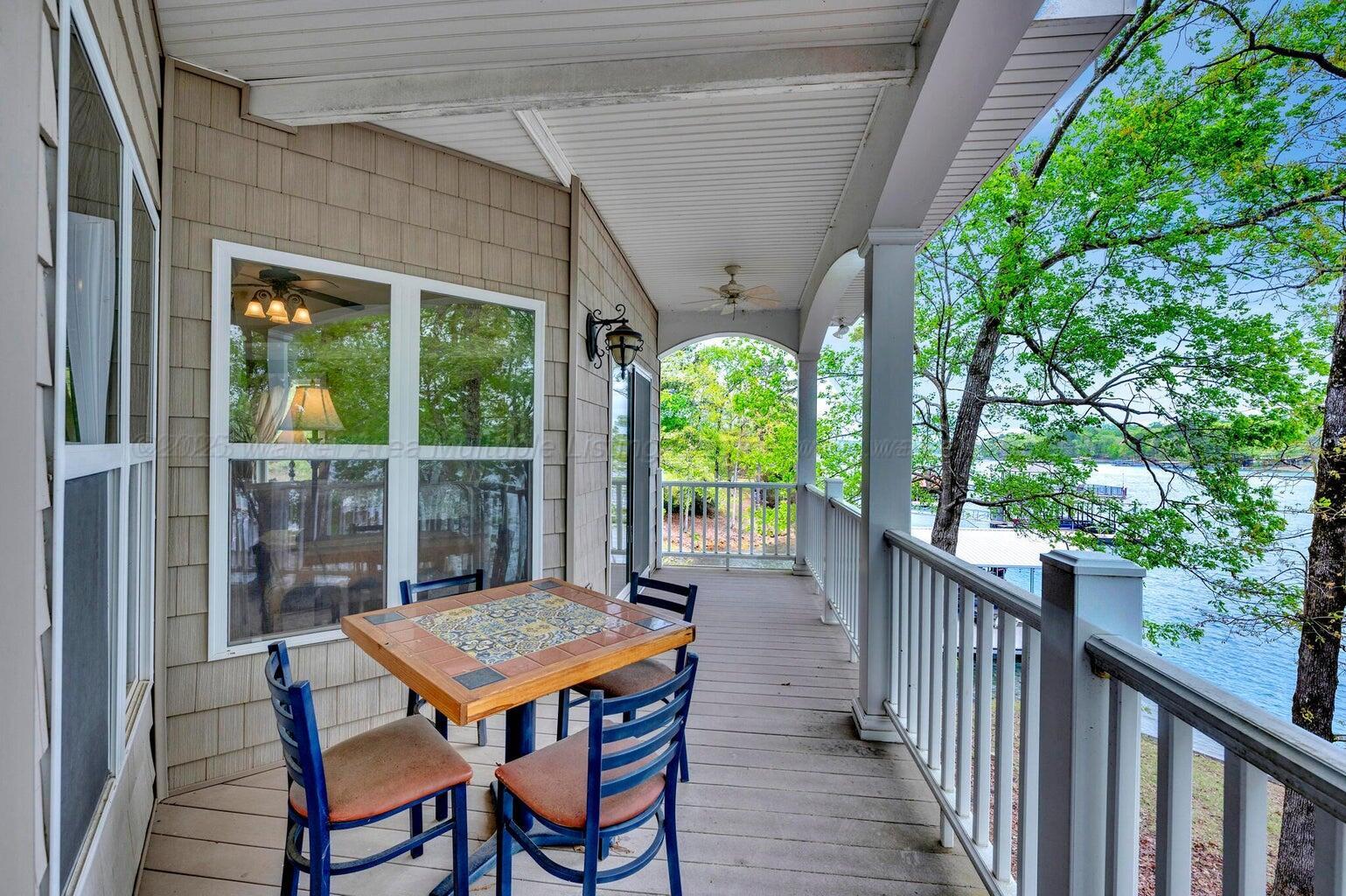 187 S POINTE Dr