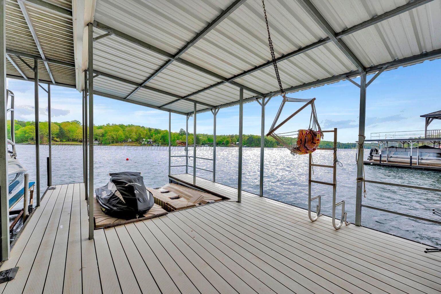 187 S POINTE Dr