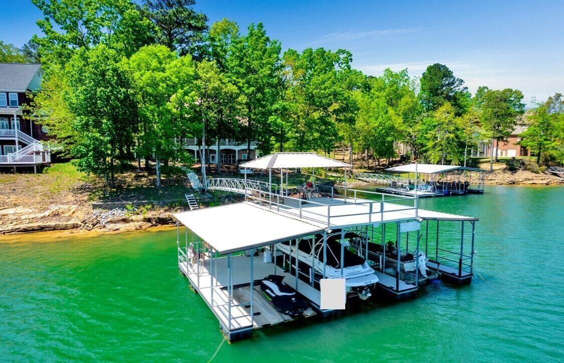 187 S POINTE Dr