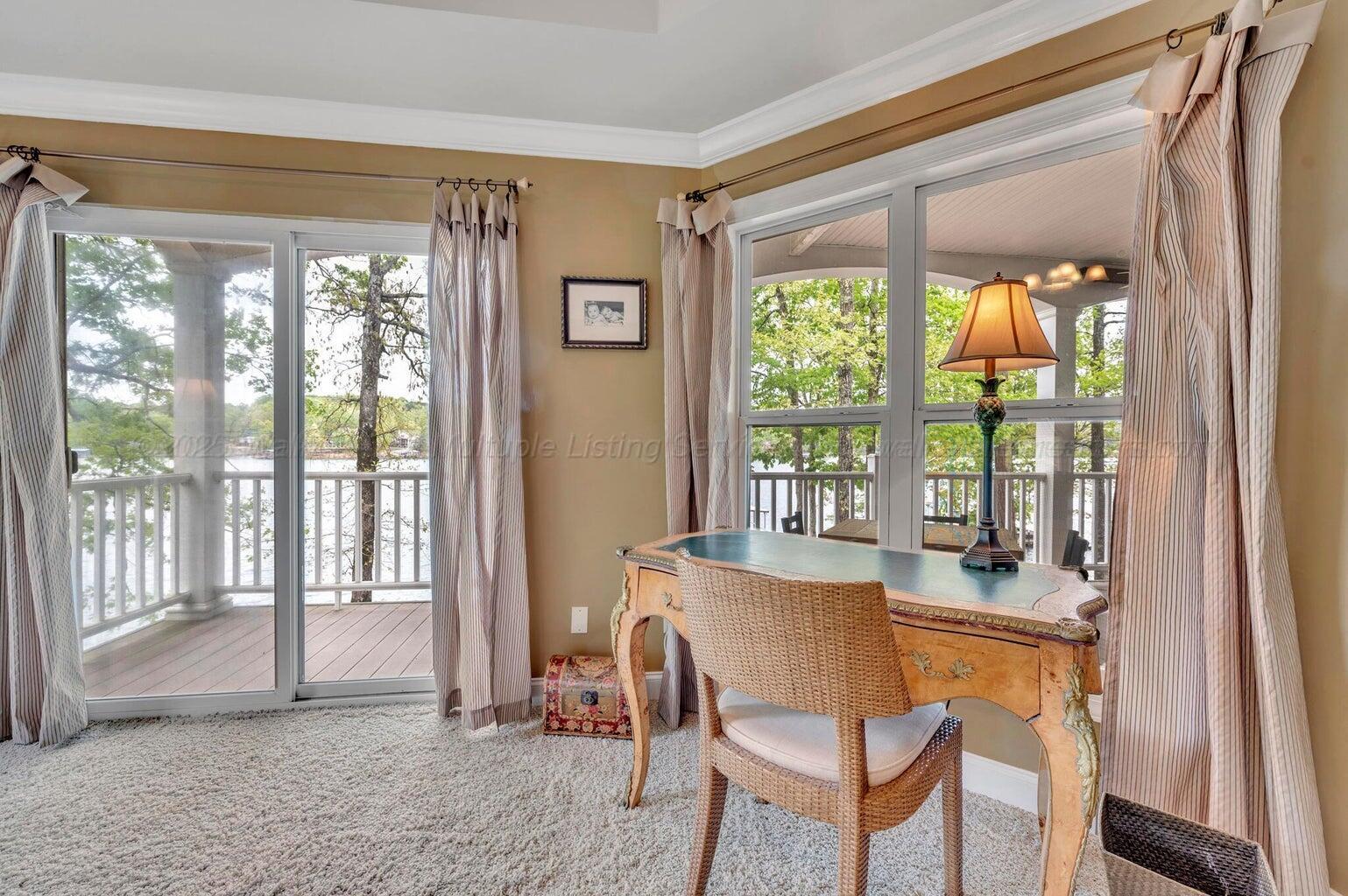 187 S POINTE Dr