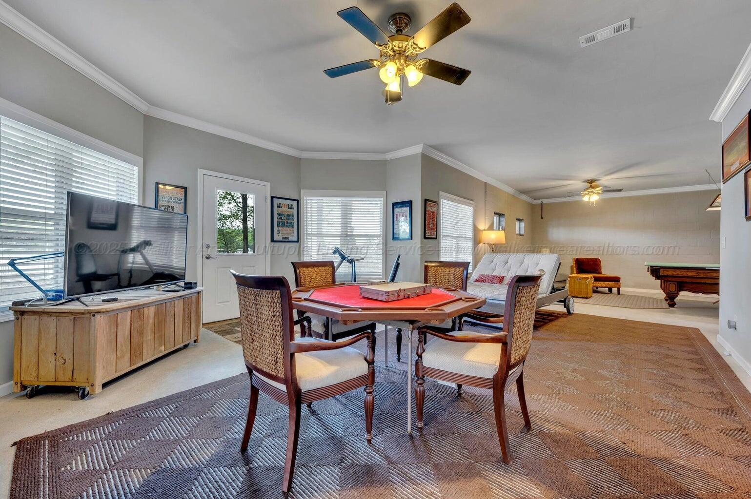 187 S POINTE Dr