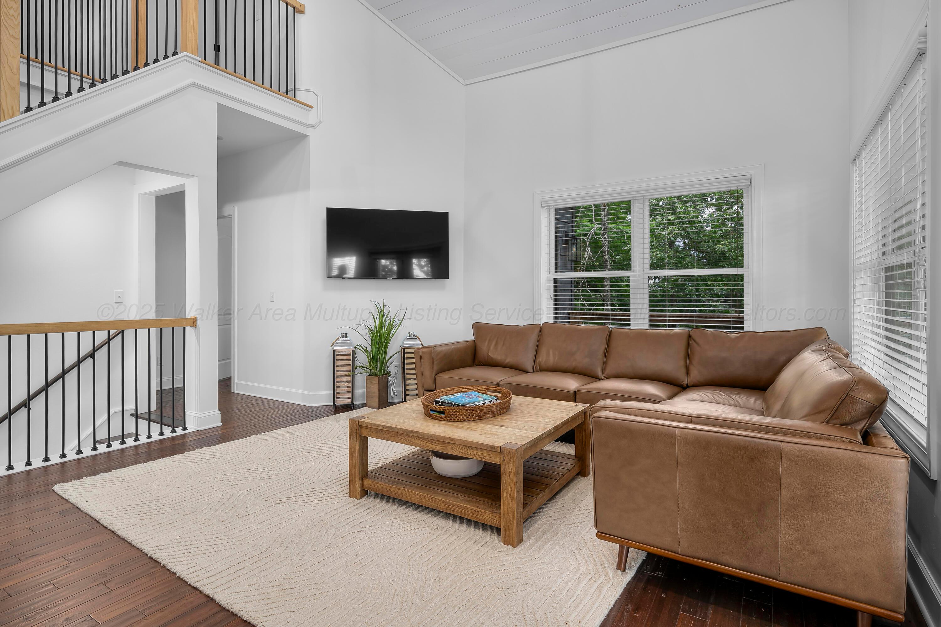 391 LYNNWOOD Dr