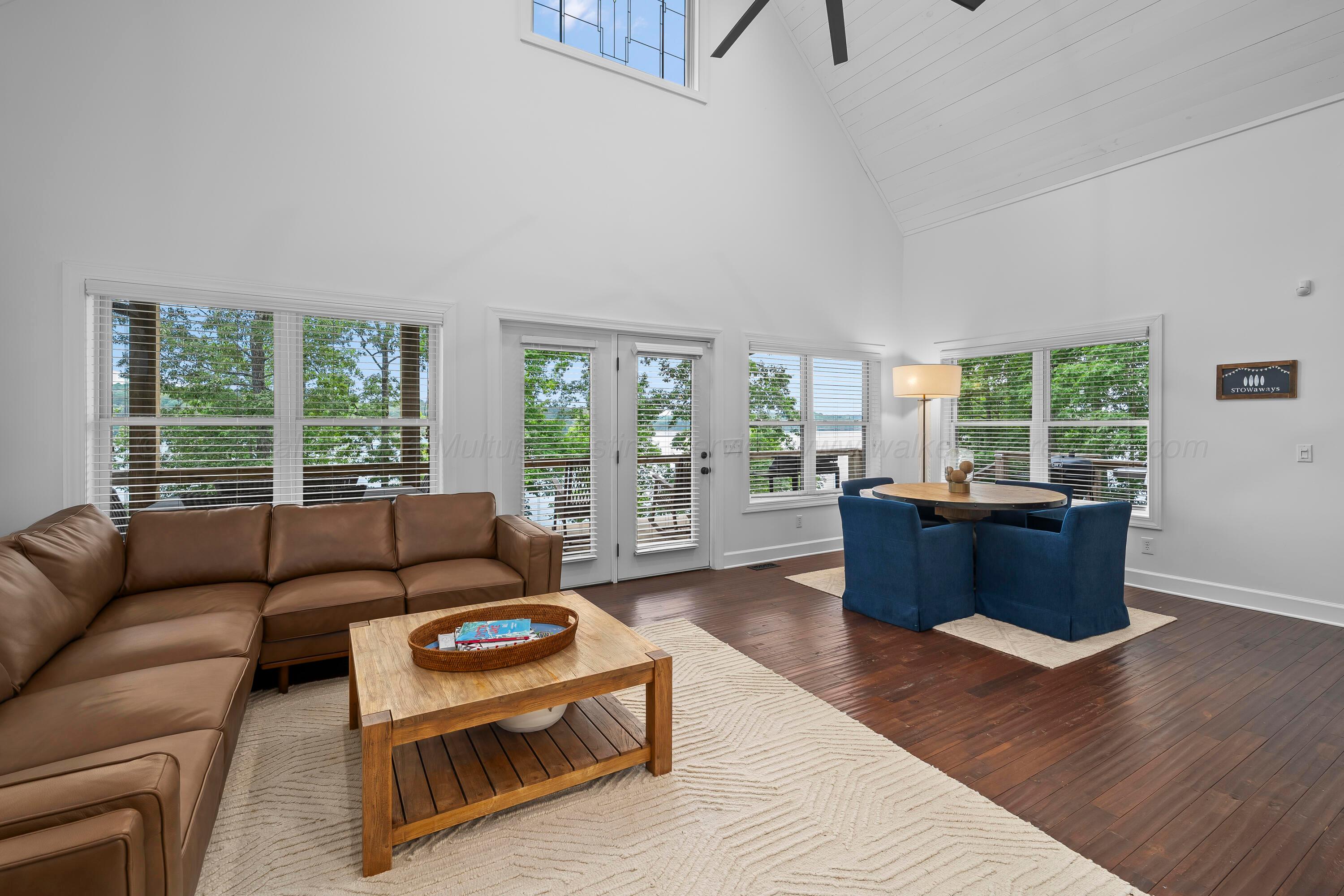 391 LYNNWOOD Dr