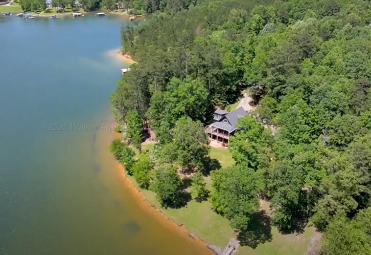 391 LYNNWOOD Dr
