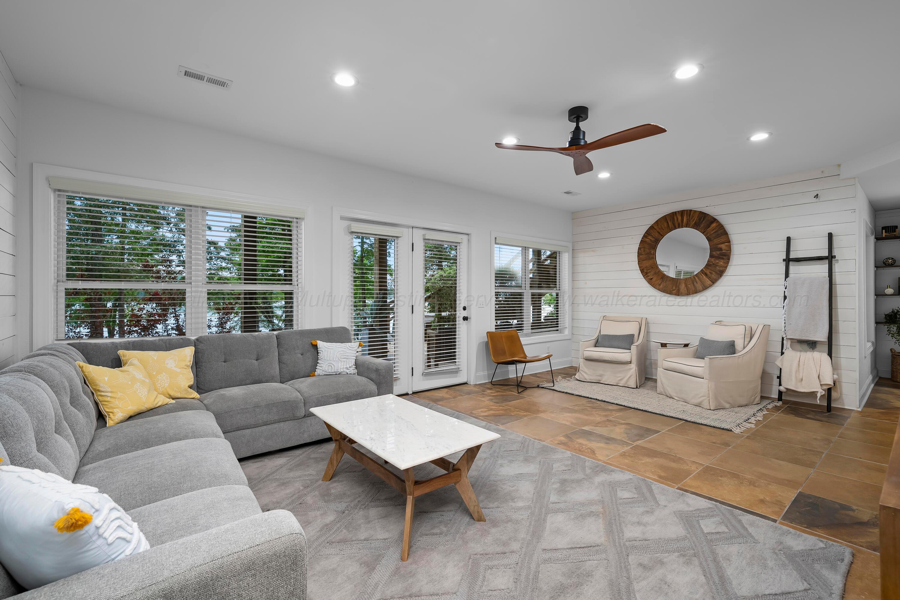 391 LYNNWOOD Dr