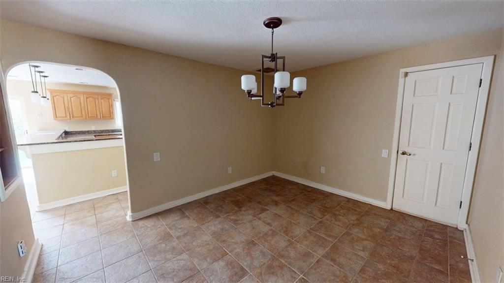 4908 Farrington DR