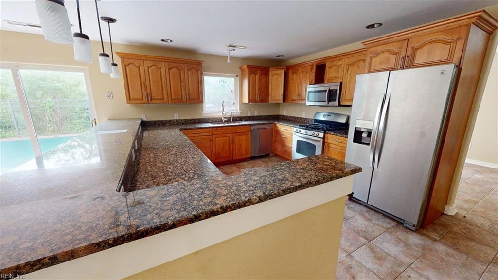 4908 Farrington DR