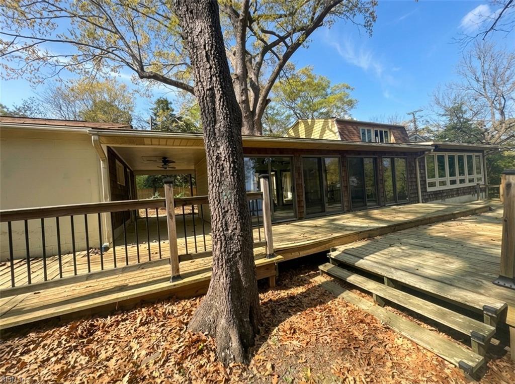 1479 Laurens RD