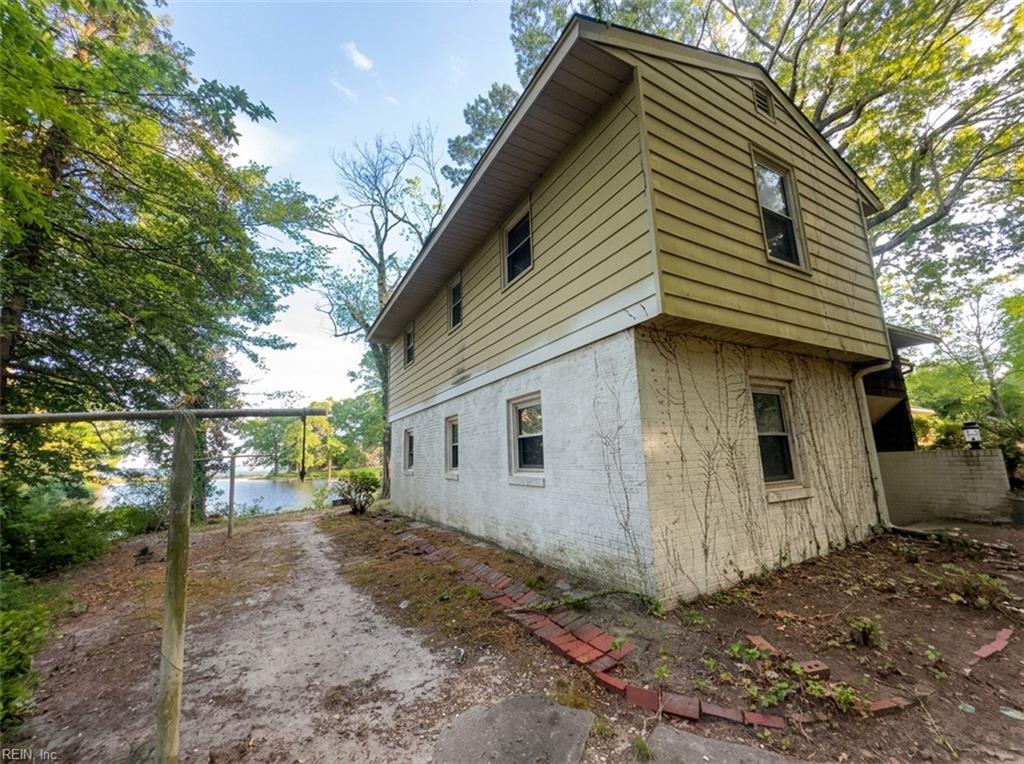 1479 Laurens RD