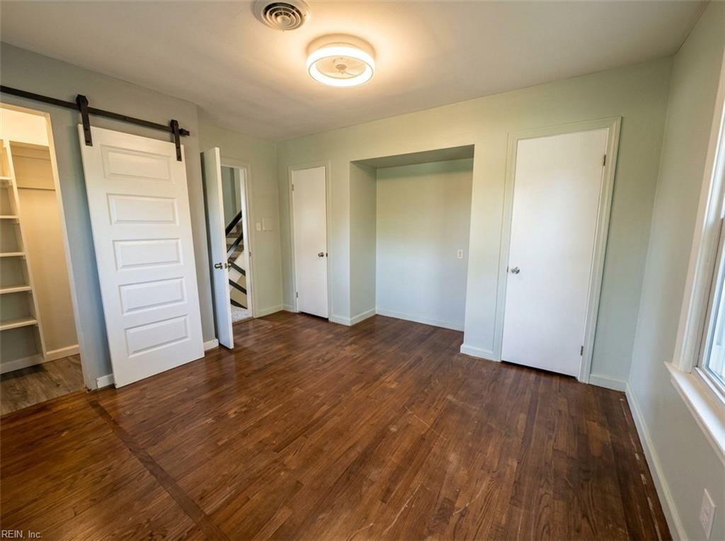 1479 Laurens RD