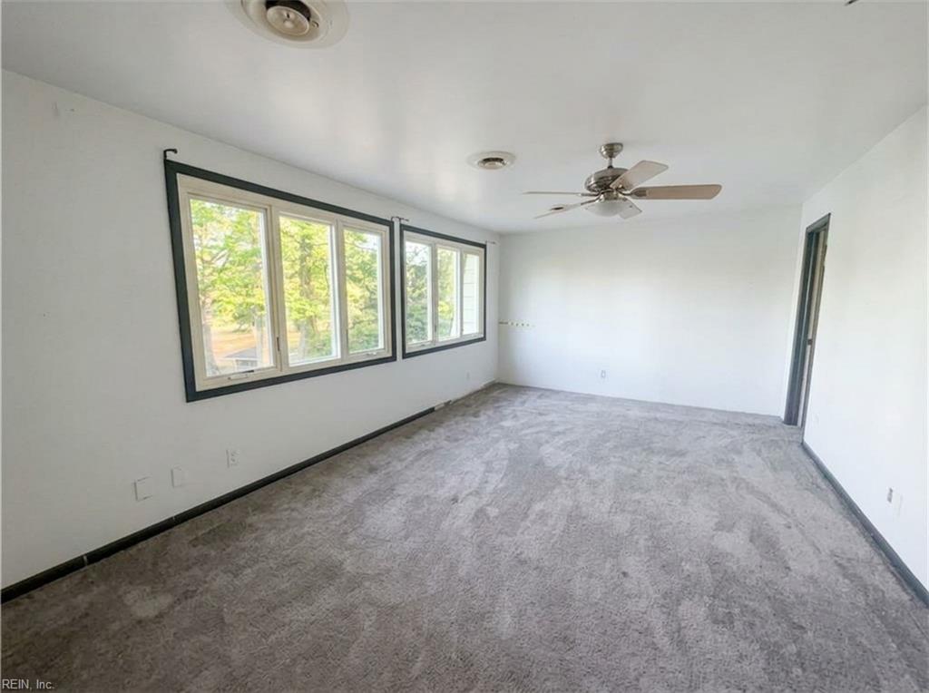 1479 Laurens RD