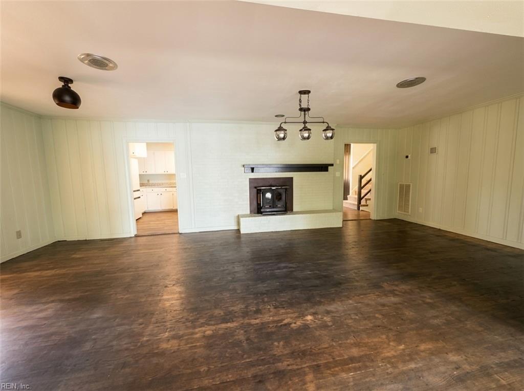 1479 Laurens RD