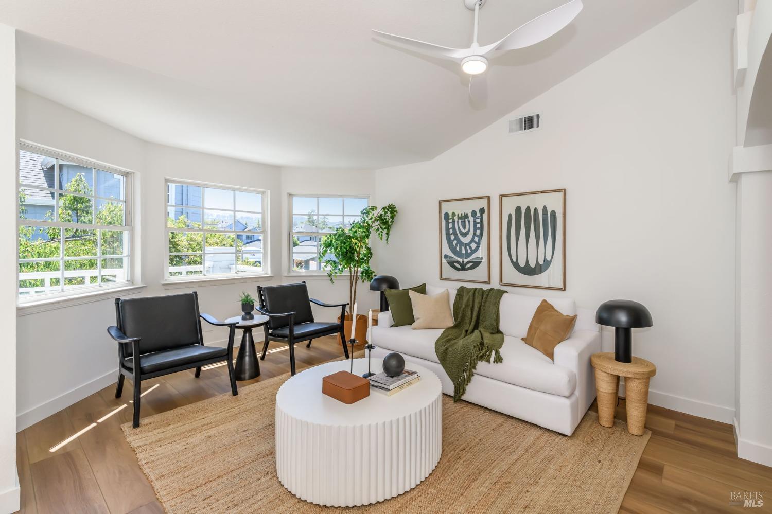 34 Mariners Circle