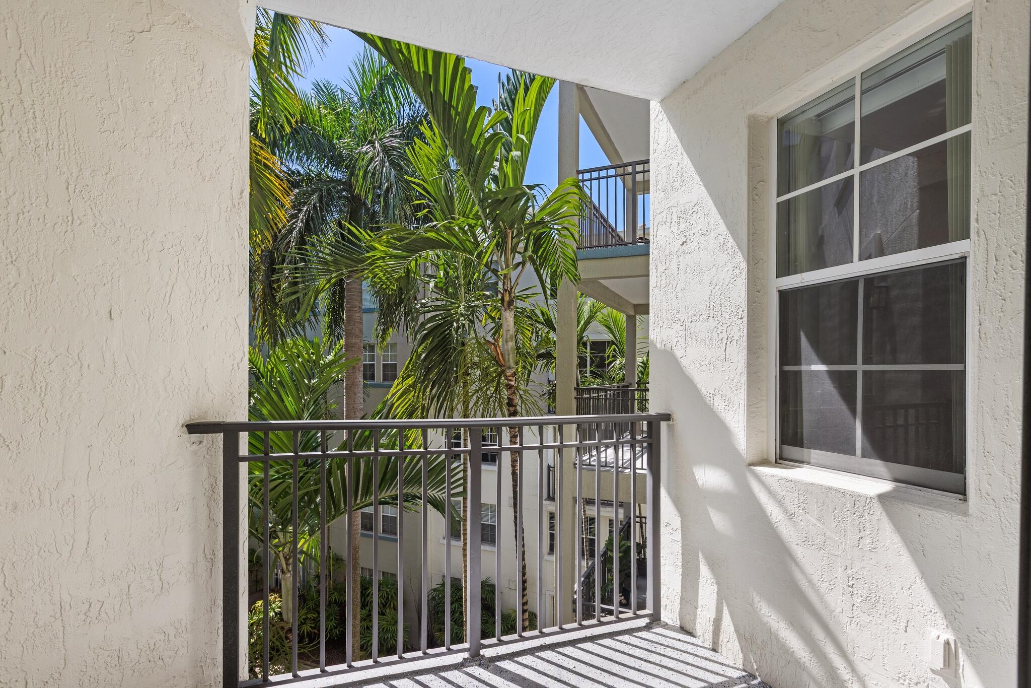 533 NE 3rd Avenue 425