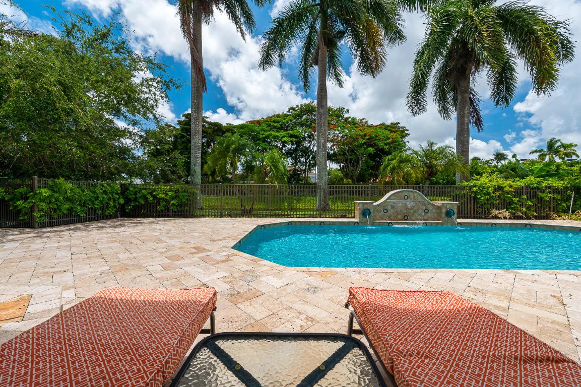 6662 Newport Lake Circle