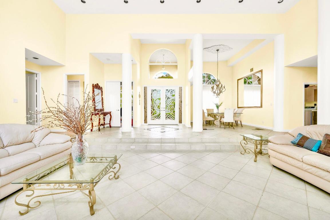 6662 Newport Lake Circle