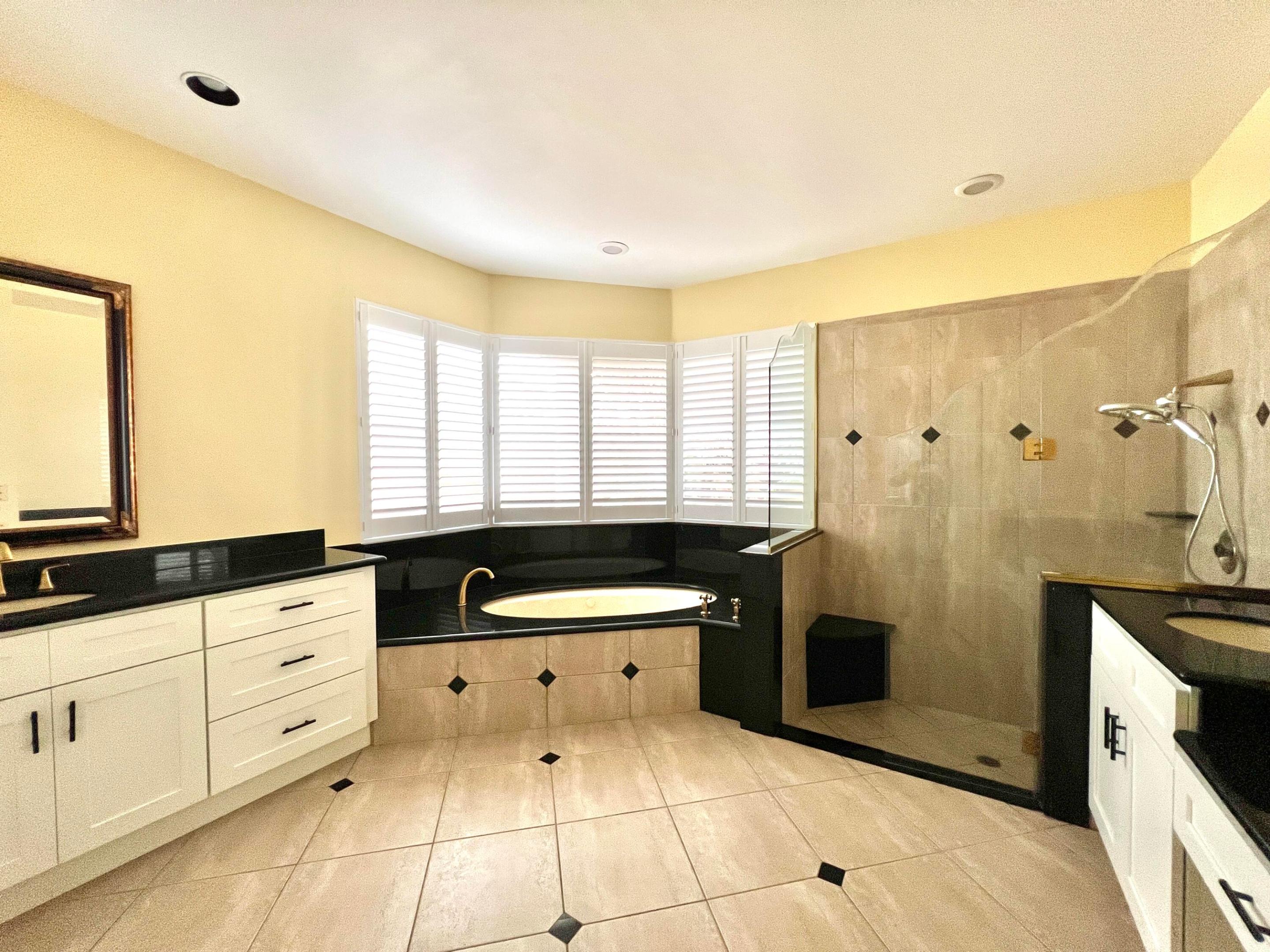 6662 Newport Lake Circle