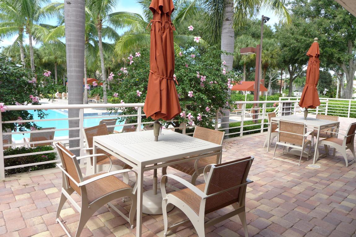 6662 Newport Lake Circle