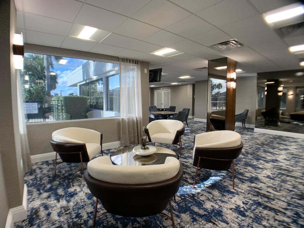 6662 Newport Lake Circle