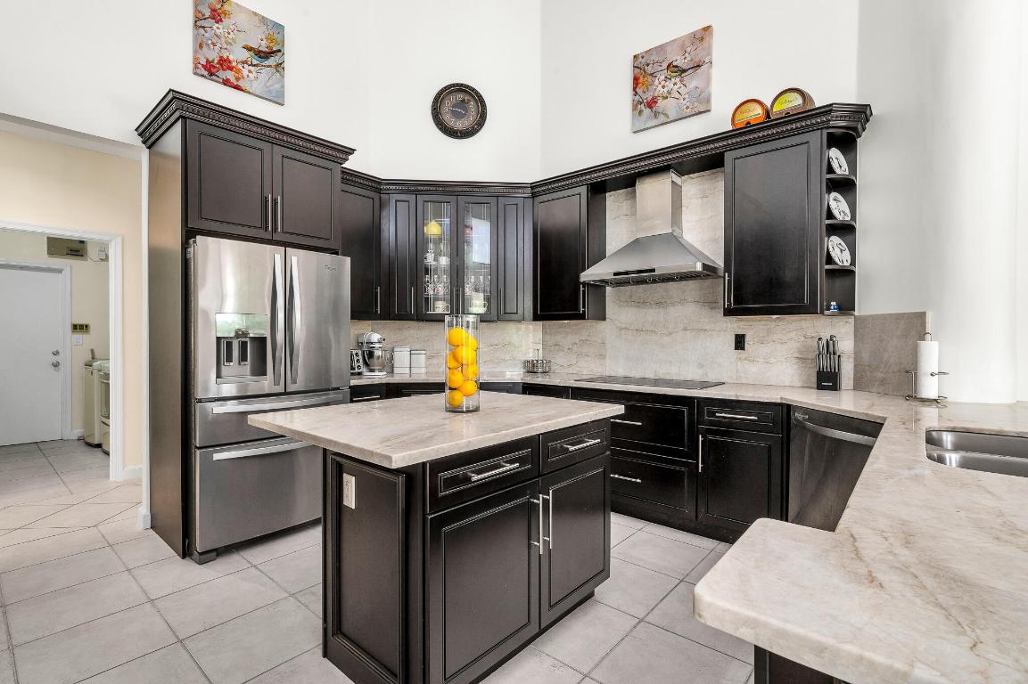 6662 Newport Lake Circle