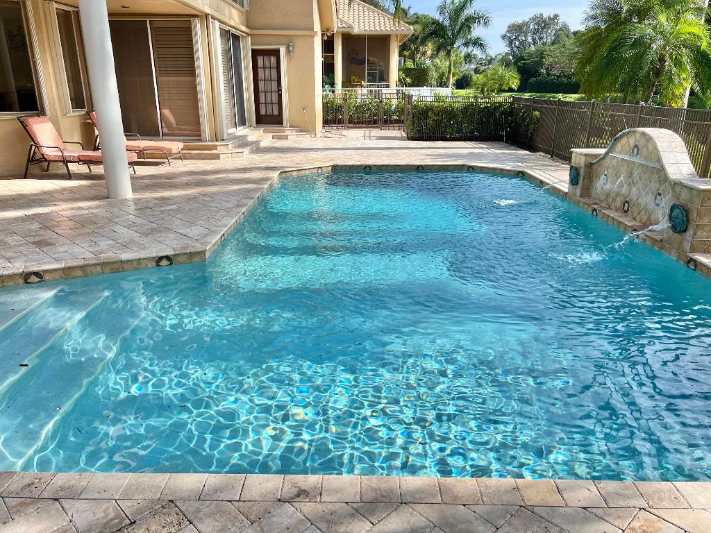 6662 Newport Lake Circle