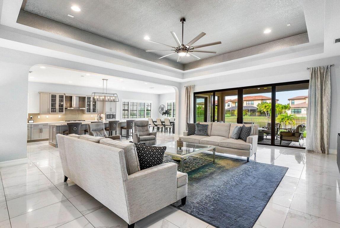 11025 Meridian Drive S