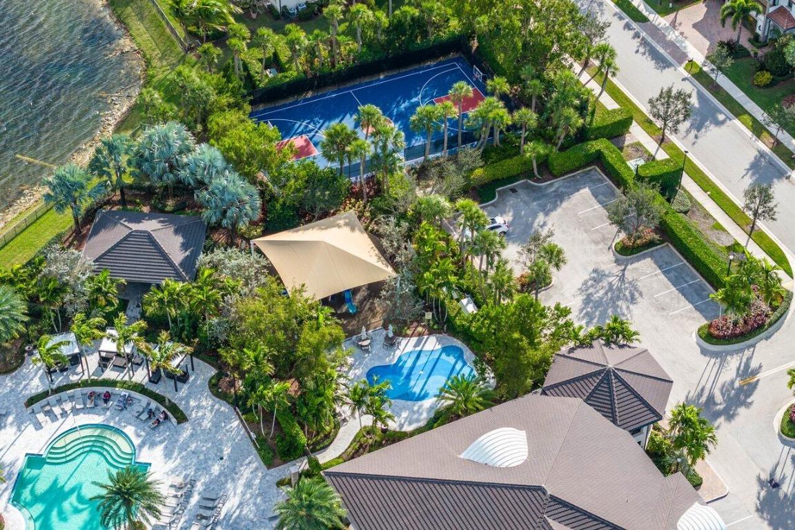 11025 Meridian Drive S