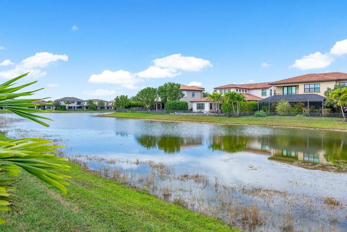 11025 Meridian Drive S