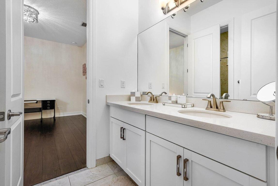 11025 Meridian Drive S