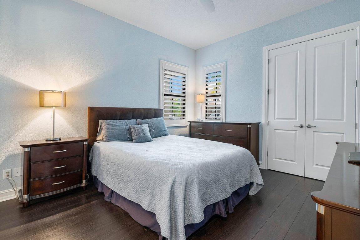 11025 Meridian Drive S