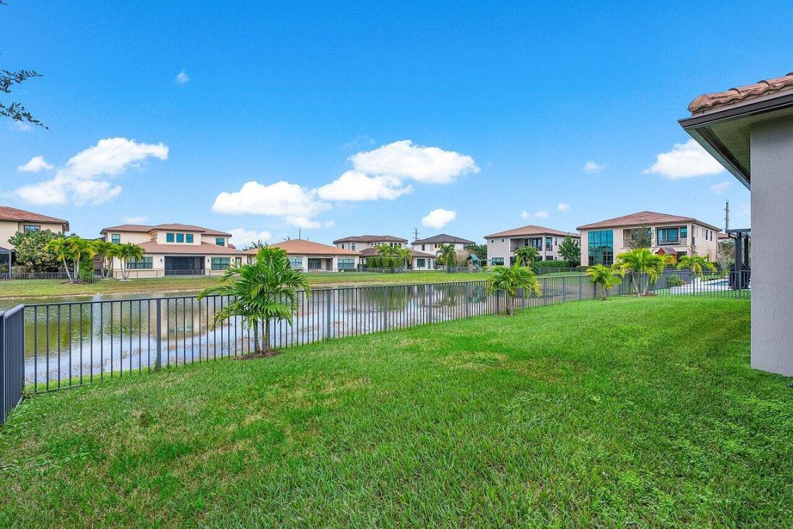 11025 Meridian Drive S