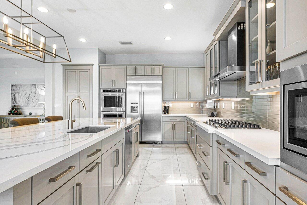 11025 Meridian Drive S