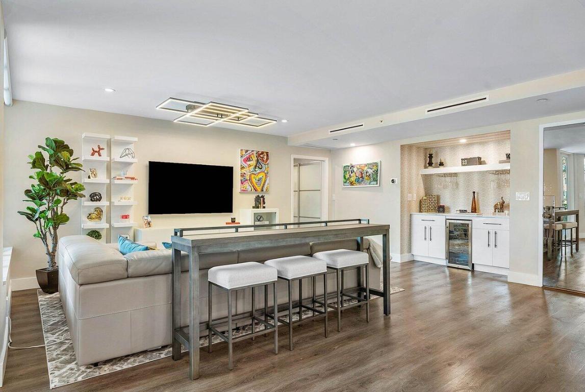 140 SE 5th Avenue Unit: 243